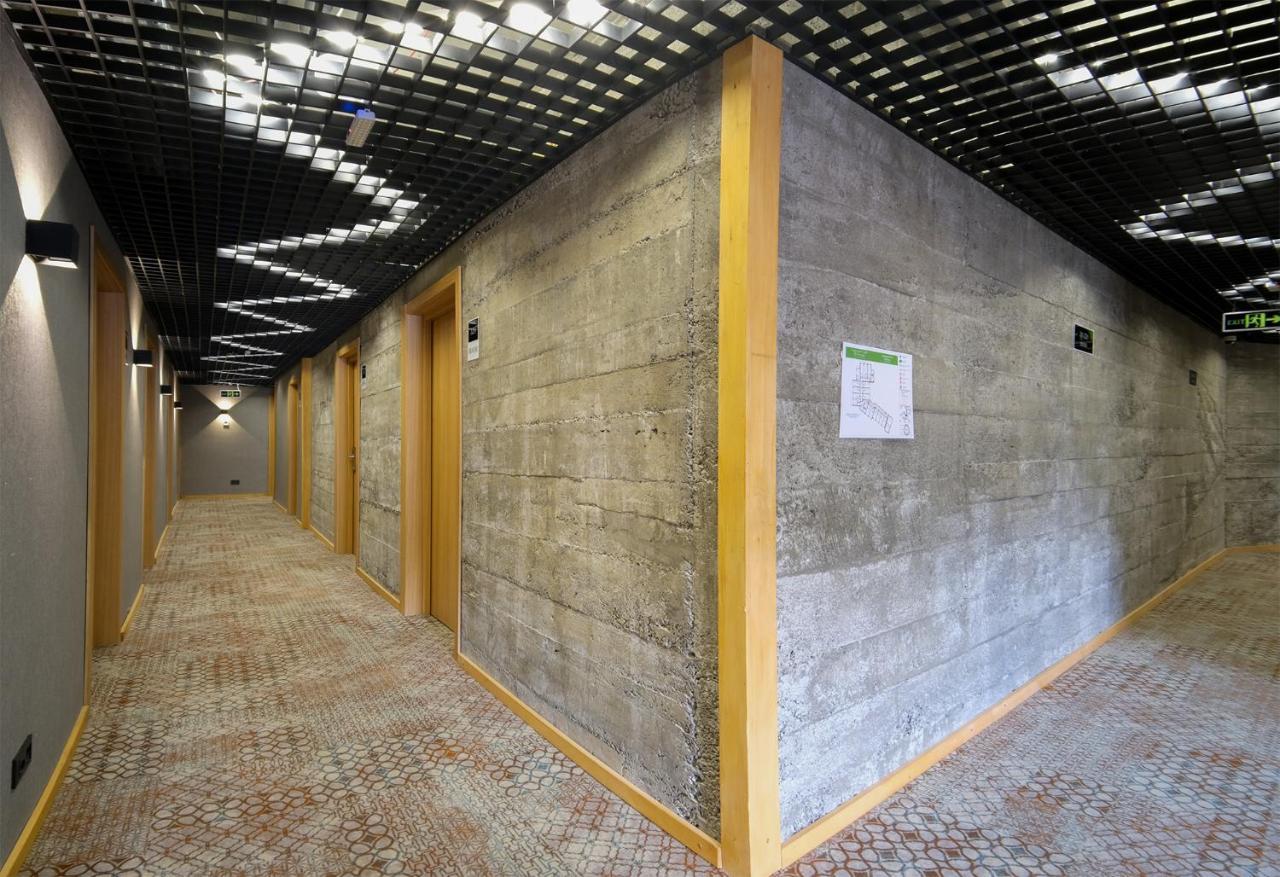 Hotel Posta Mestia Bagian luar foto
