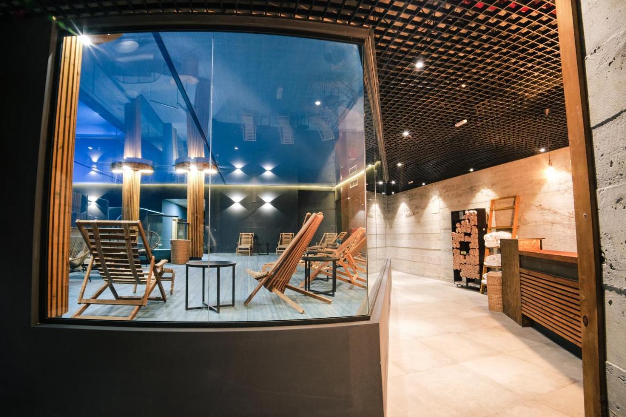 Hotel Posta Mestia Bagian luar foto