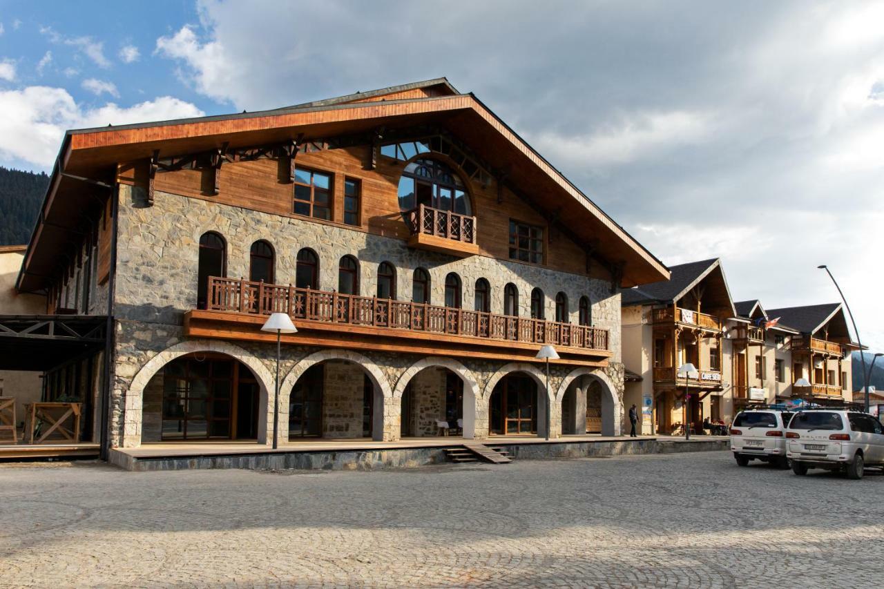 Hotel Posta Mestia Bagian luar foto