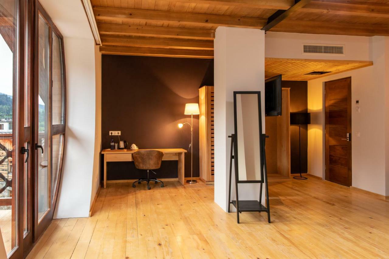 Hotel Posta Mestia Bagian luar foto