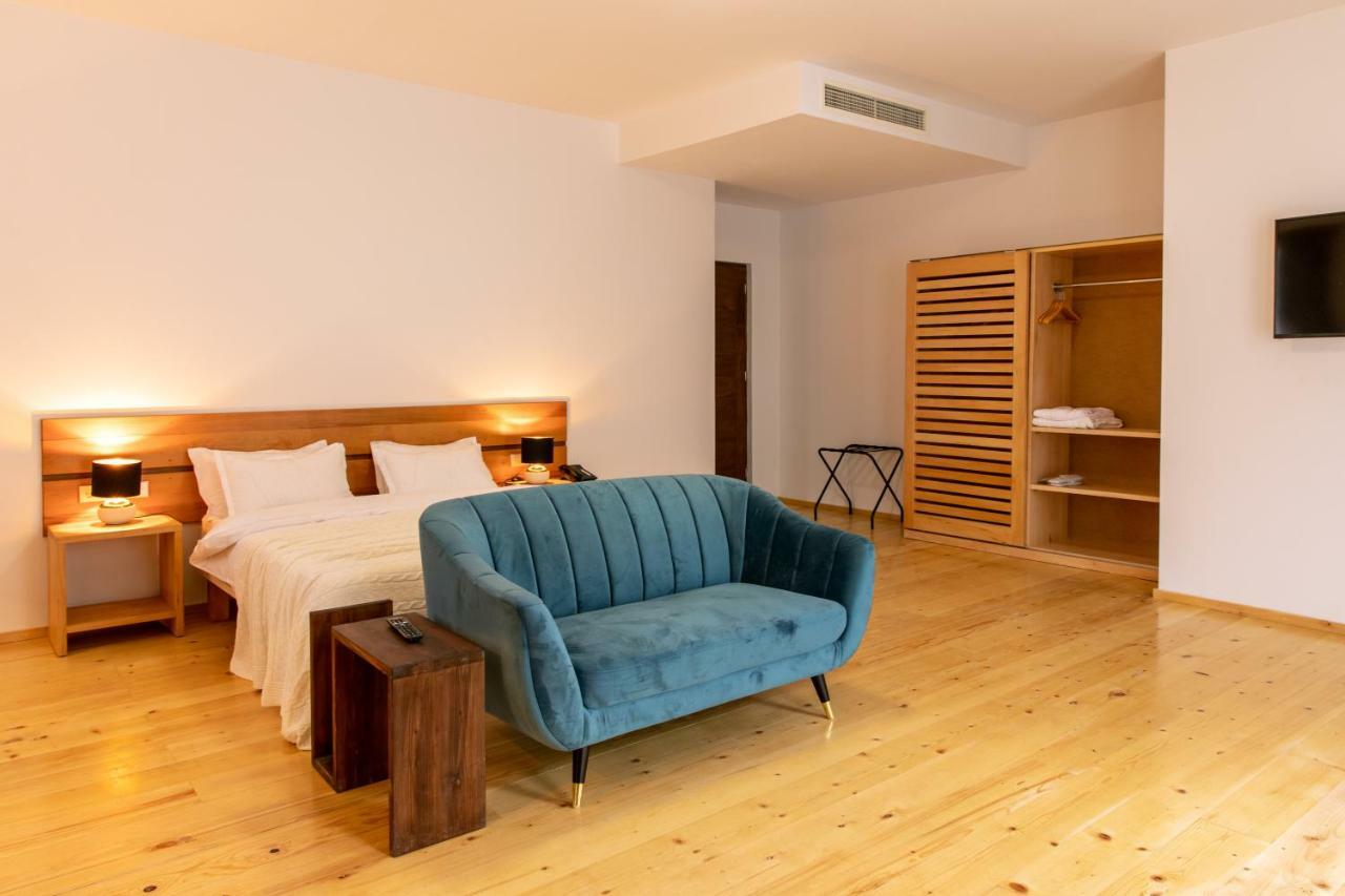 Hotel Posta Mestia Bagian luar foto